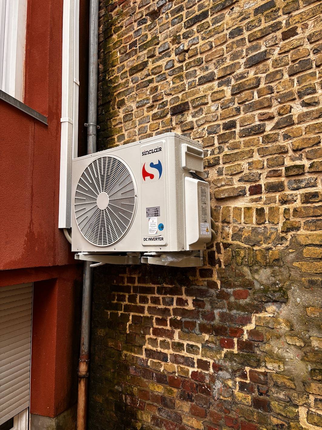 Signes d’alerte : souffle faible, bruit, odeur ou conso en hausse — quand programmer un entretien de PAC air/air.