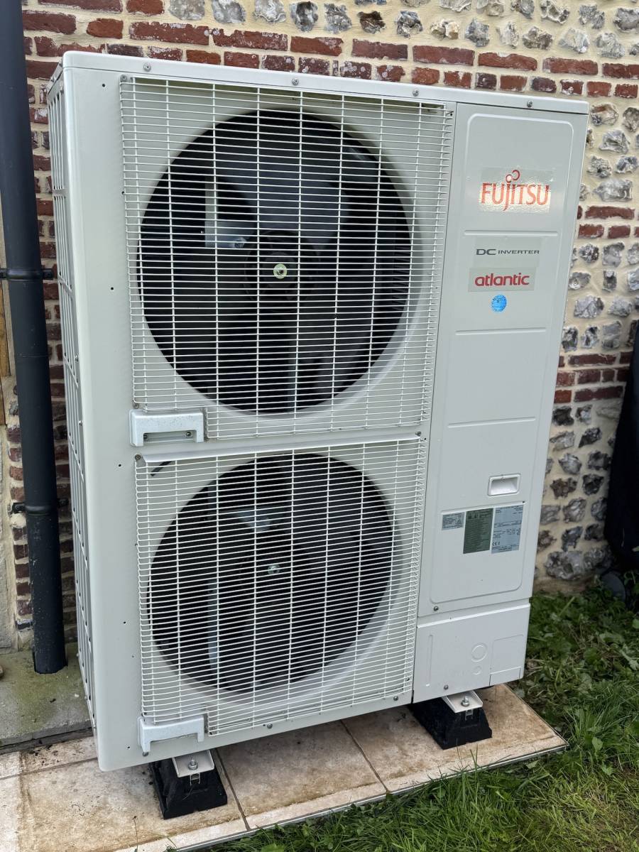 Symptômes d’une pompe à chaleur en panne à Fontaine-la-Mallet : chauffage faible ou eau chaude absente