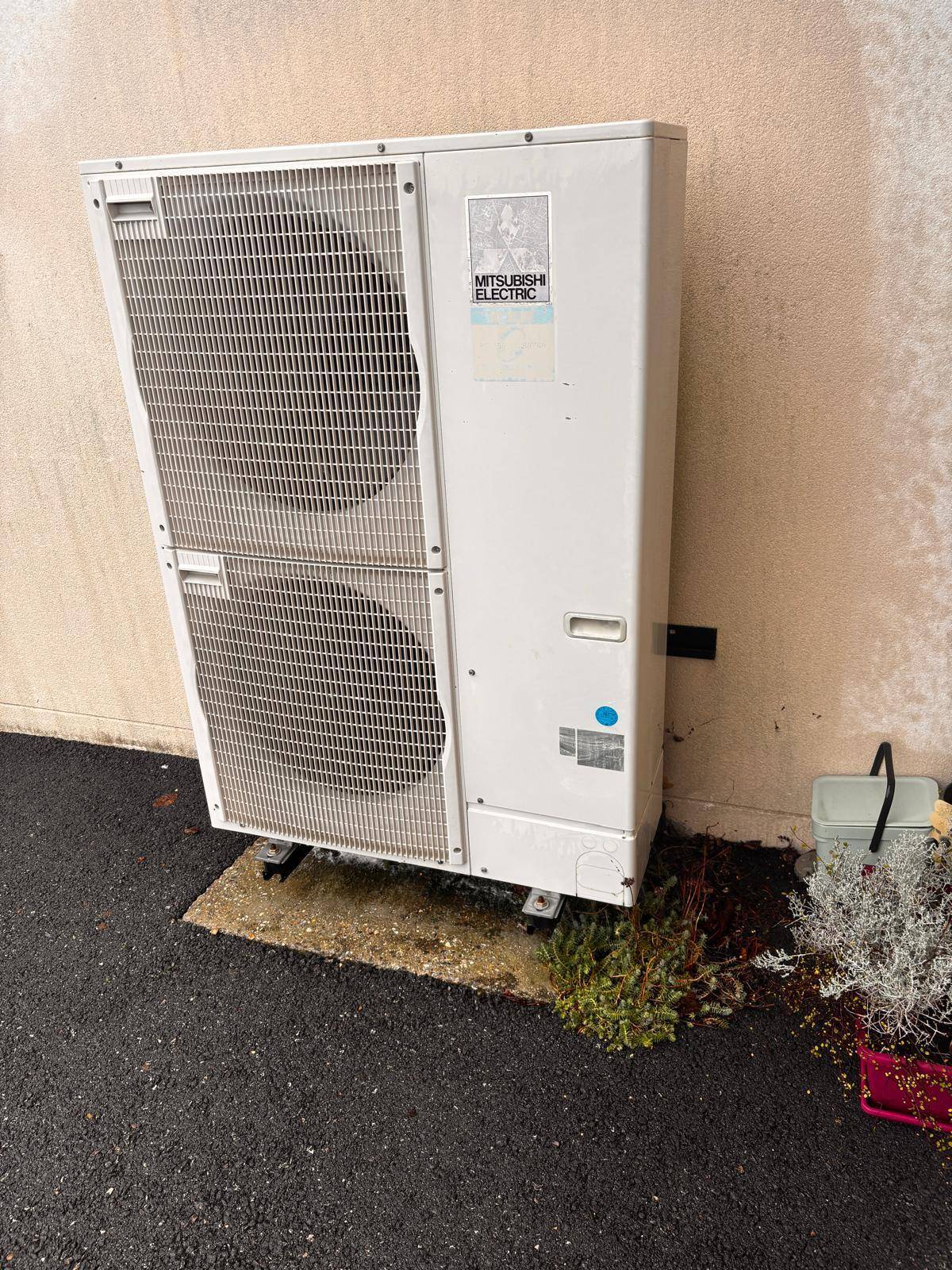 Mise en service PAC air/eau à Gruchet-le-Valasse (76210) : réglages de départ pour un chauffage stable et efficace.