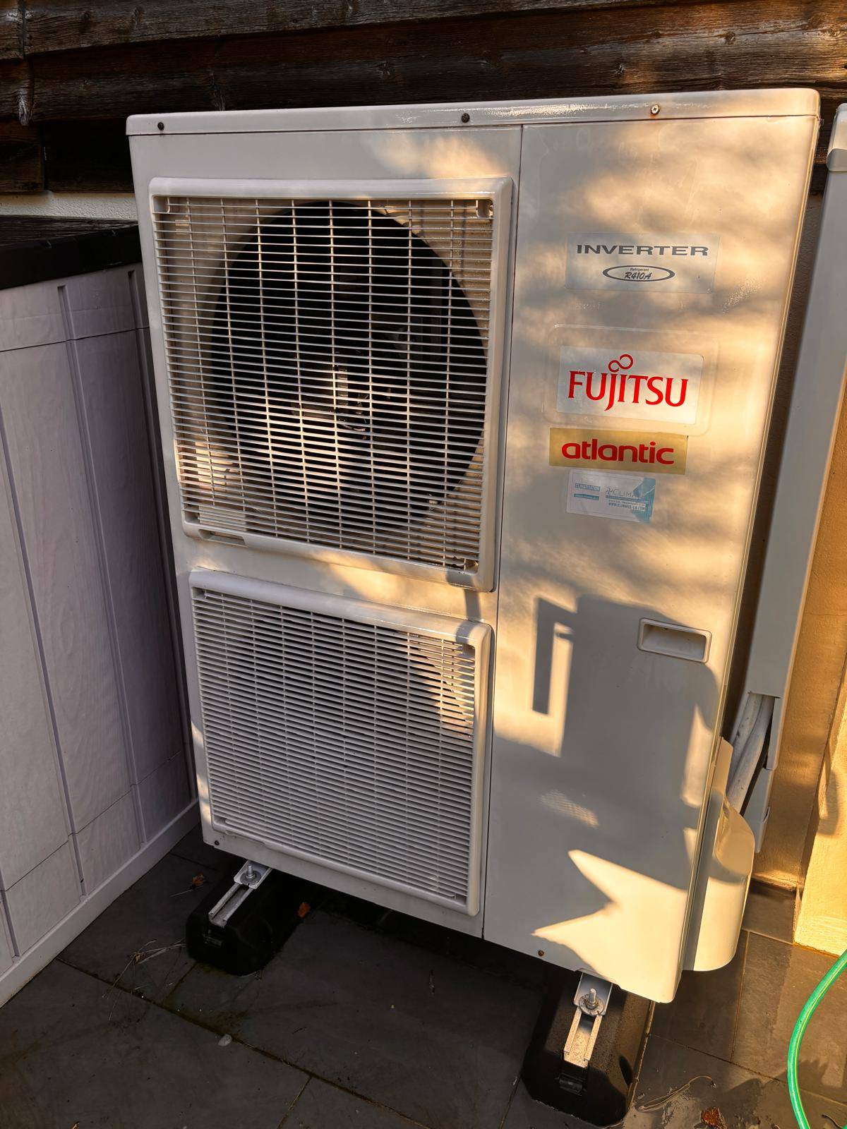 Symptômes d’une pompe à chaleur Atlantic en panne à Bolbec : température basse, voyant rouge, bruit anormal