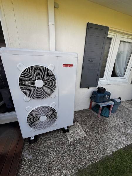Mise en service d’une pompe à chaleur air/eau aux Loges pour assurer un démarrage cohérent du chauffage