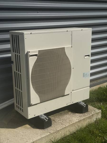 Entretien PAC air/eau à Épouville : une visite sérieuse contrôle la stabilité, la régulation et l’état général de l’installation.