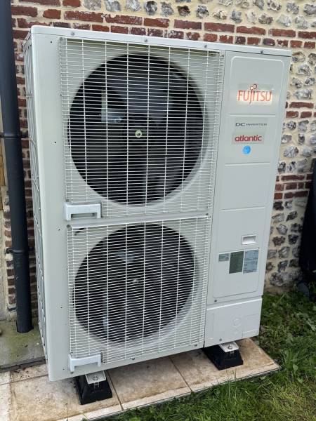 Symptômes d’une pompe à chaleur en panne à Fontaine-la-Mallet : chauffage faible ou eau chaude absente