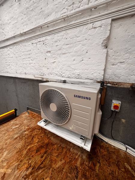 Mise en service d’une pompe à chaleur air/air à Port-Jérôme-sur-Seine pour assurer un démarrage cohérent dans le logement