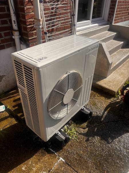 Mise en service d’une pompe à chaleur air/air à Sainneville-sur-Seine pour assurer un démarrage cohérent dans le logement.